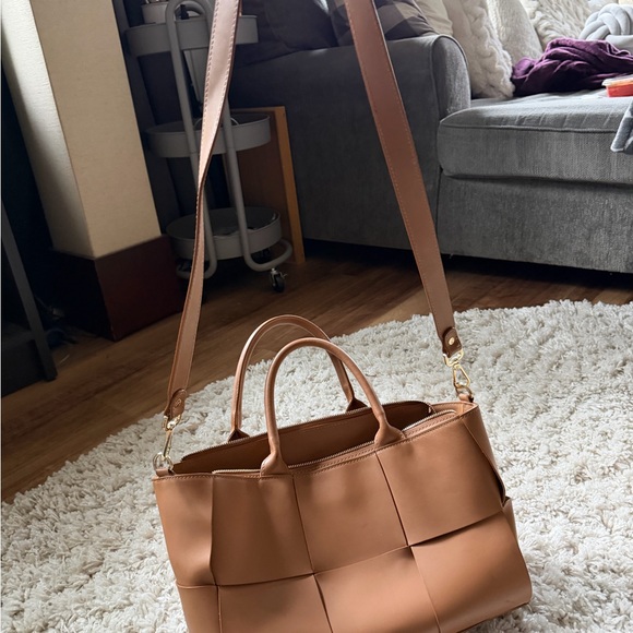 Handbags - Chic Brown Woven Beautiful leather like stylish, high-end fashion Shoulder Bag